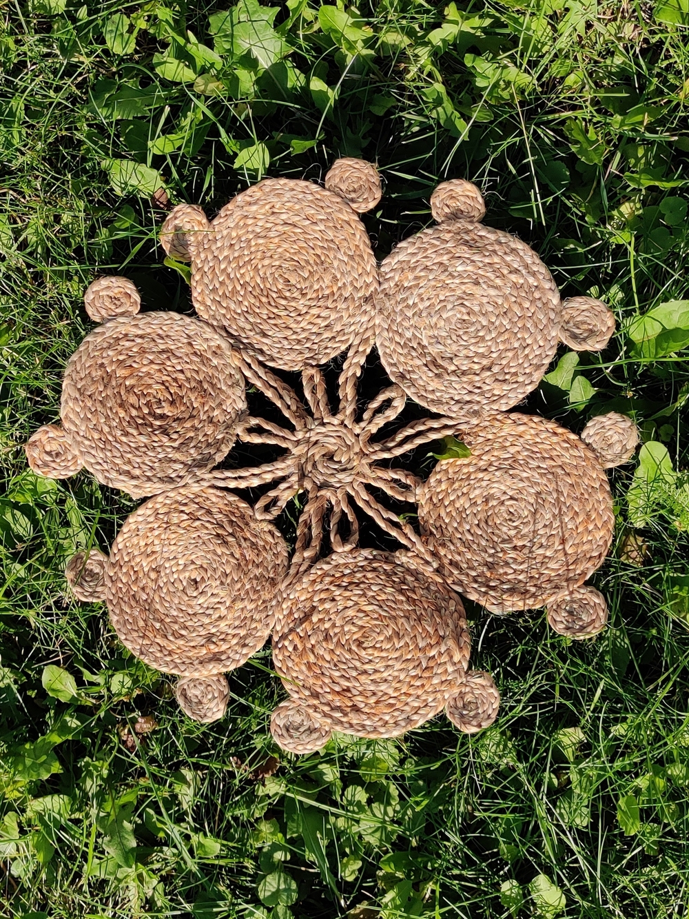 Natural Jute Round Placemat  - Braided Tan Design